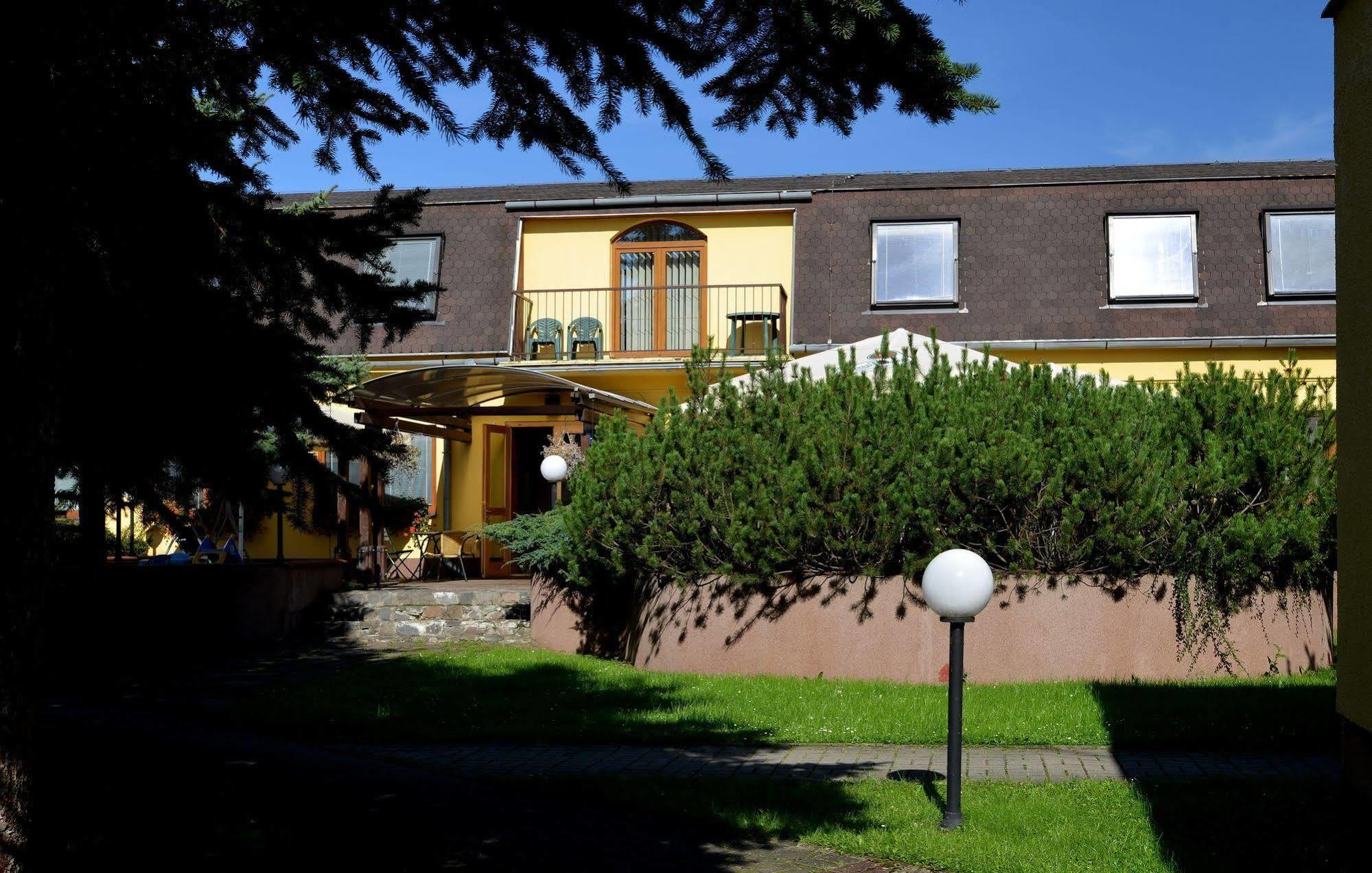 Penzion Agrothermal Bešeňová Esterno foto